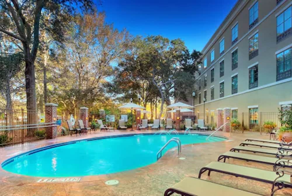 Holiday Inn Express & Suites Mt. Pleasant by IHG - photo 34