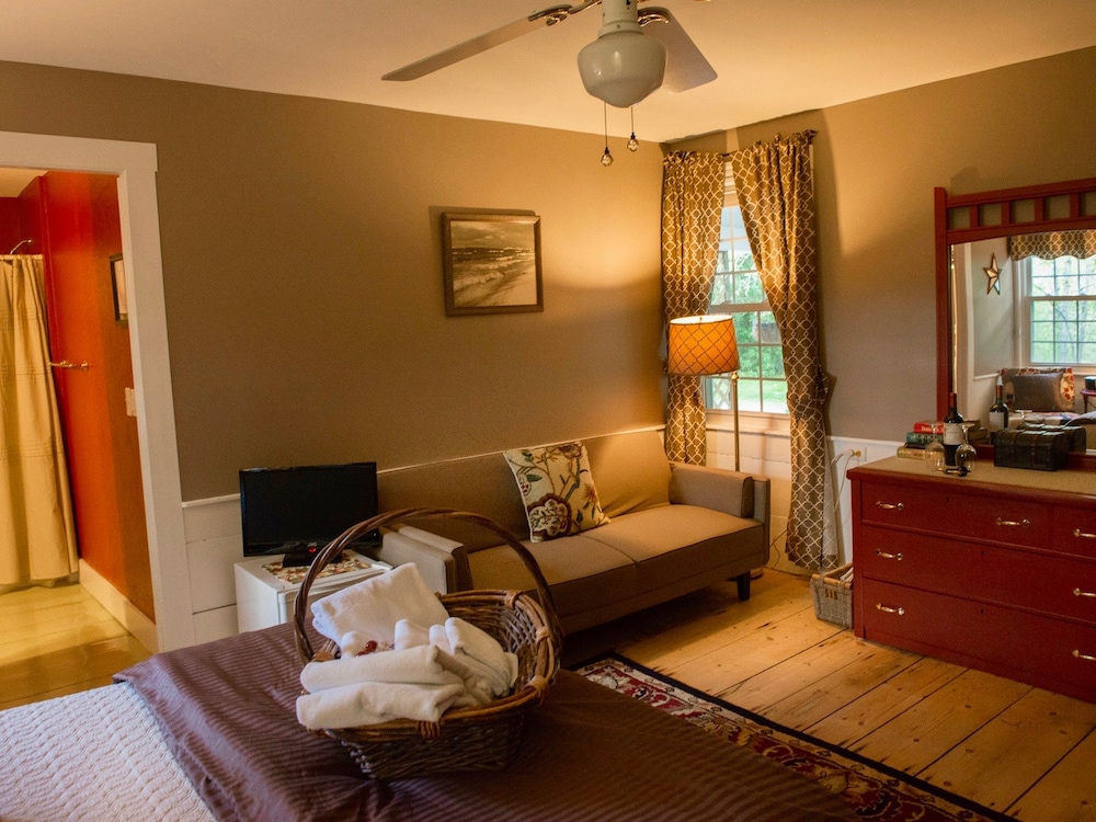 Coach Stop Inn - photo 17