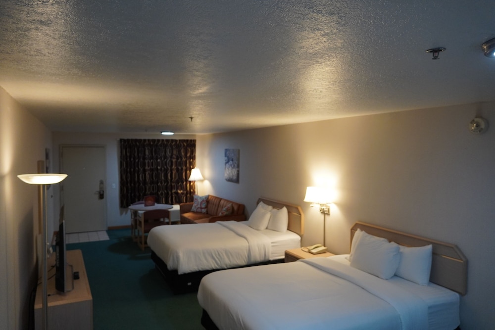 Timberland Inn & Suites - photo 26