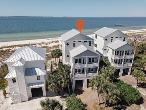 Stunning Beach Front Private Heated Pool & Beach in Port Saint Joe, United States