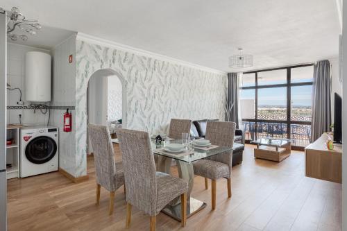 Highview Terrace 1BR 300m to Beach by Host For Us — 4-Star Luxury Hotel in Armacao De Pera, Portugal