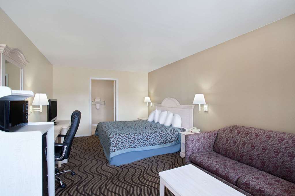 Days Inn by Wyndham Kerrville - photo 11
