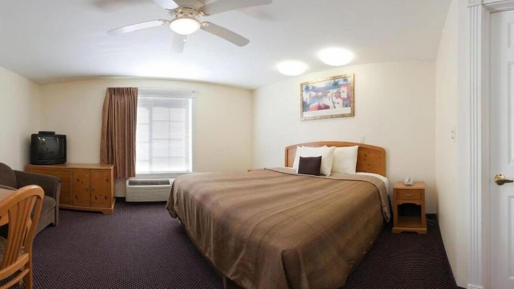 Candlewood Suites St. Joseph Benton Harbor by IHG - photo 11