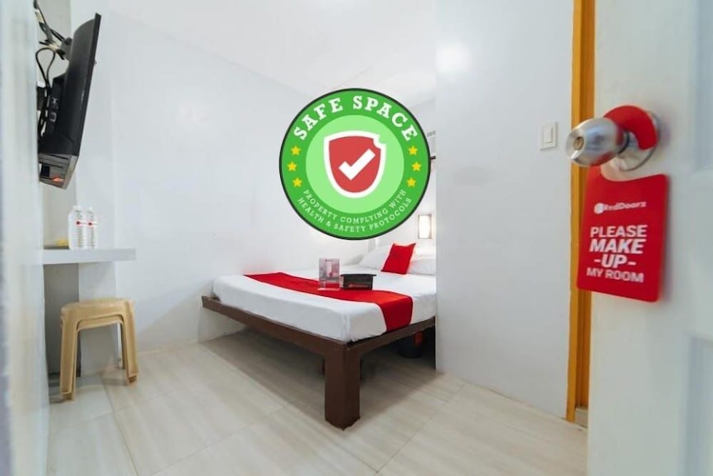 RedDoorz @ San Antonio Binan — hotel in Binan