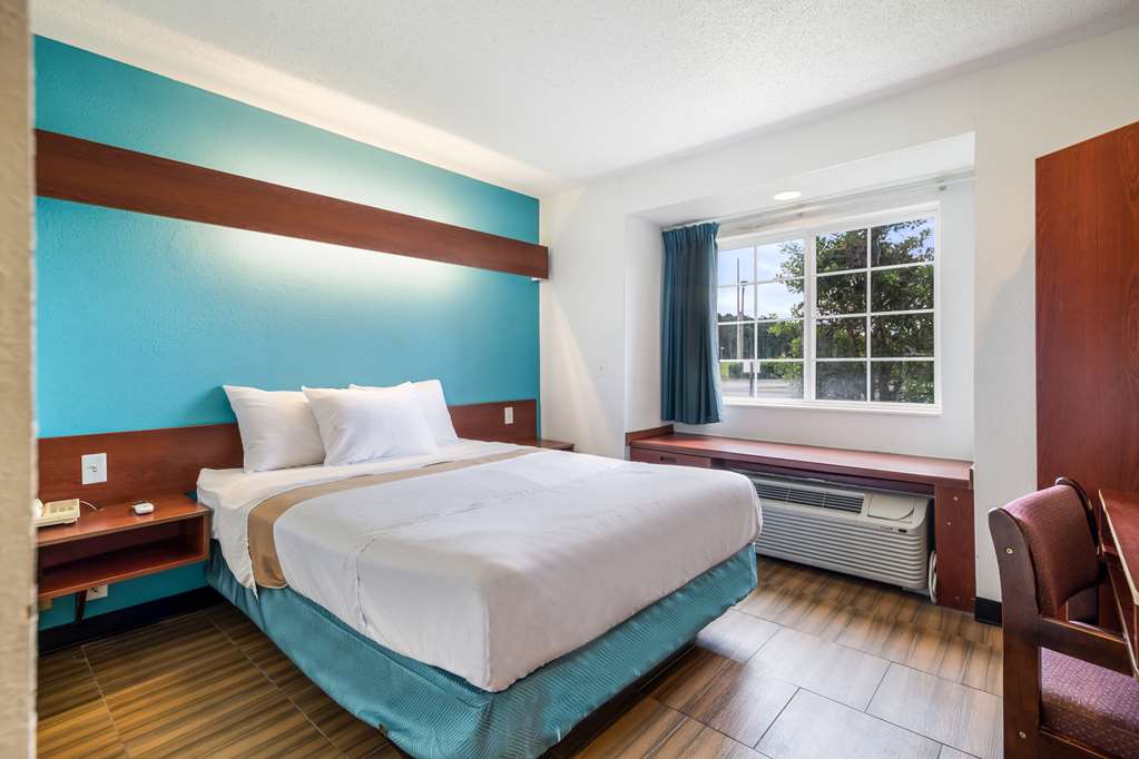 Americas Best Value Inn & Suites Brunswick - photo 22