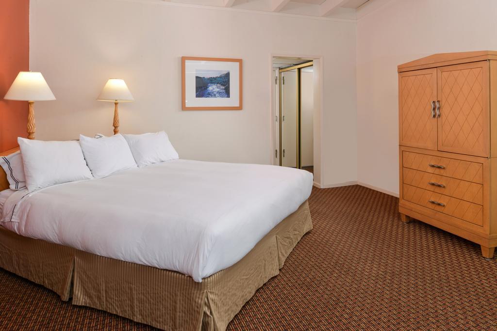 Red Lion Woodlake & Conference Center - photo 14