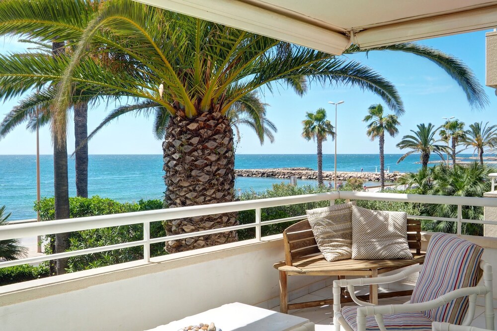 Apartamentos Sunway Talaia — 4-Star Luxury Hotel in Sitges, Spain