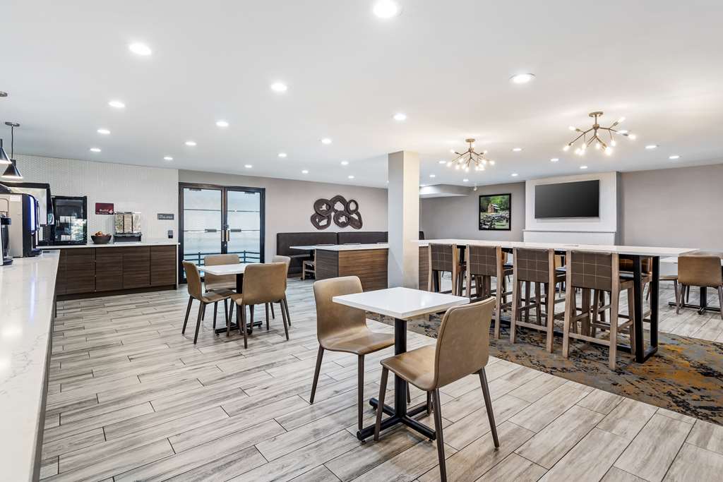 Best Western Plus Bourbonnais Hotel & Suites - photo 6