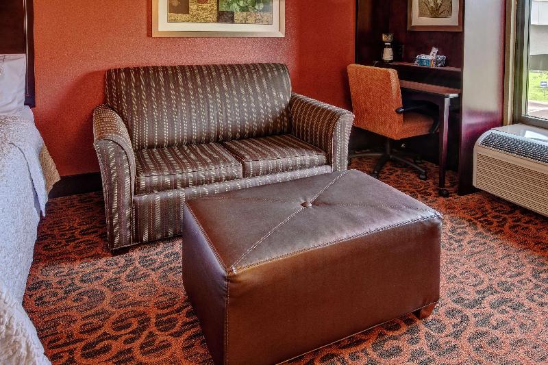 Hampton Inn Ashland - photo 41