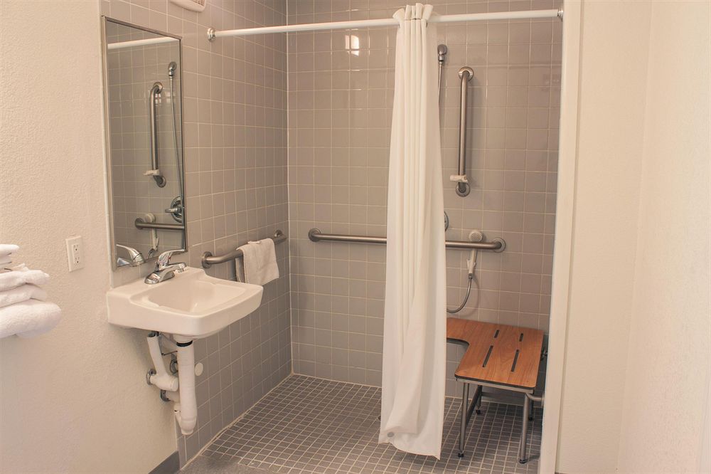 Motel 6 El Paso Central - photo 19