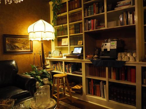 Old Consulate Inn - photo 22
