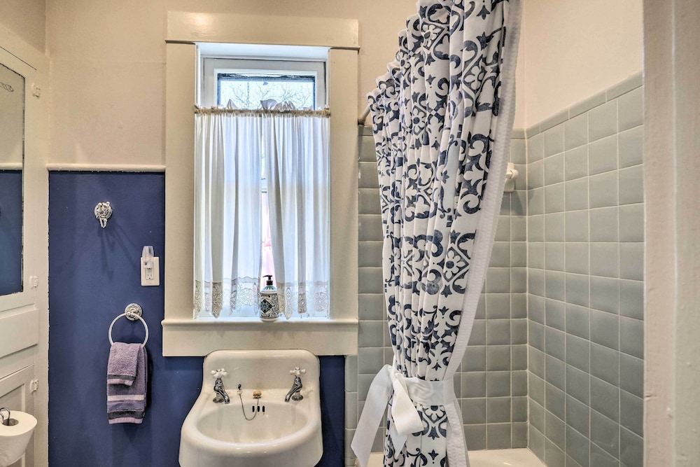 Georgetown Vacation Rental Close to Town Square - photo 8