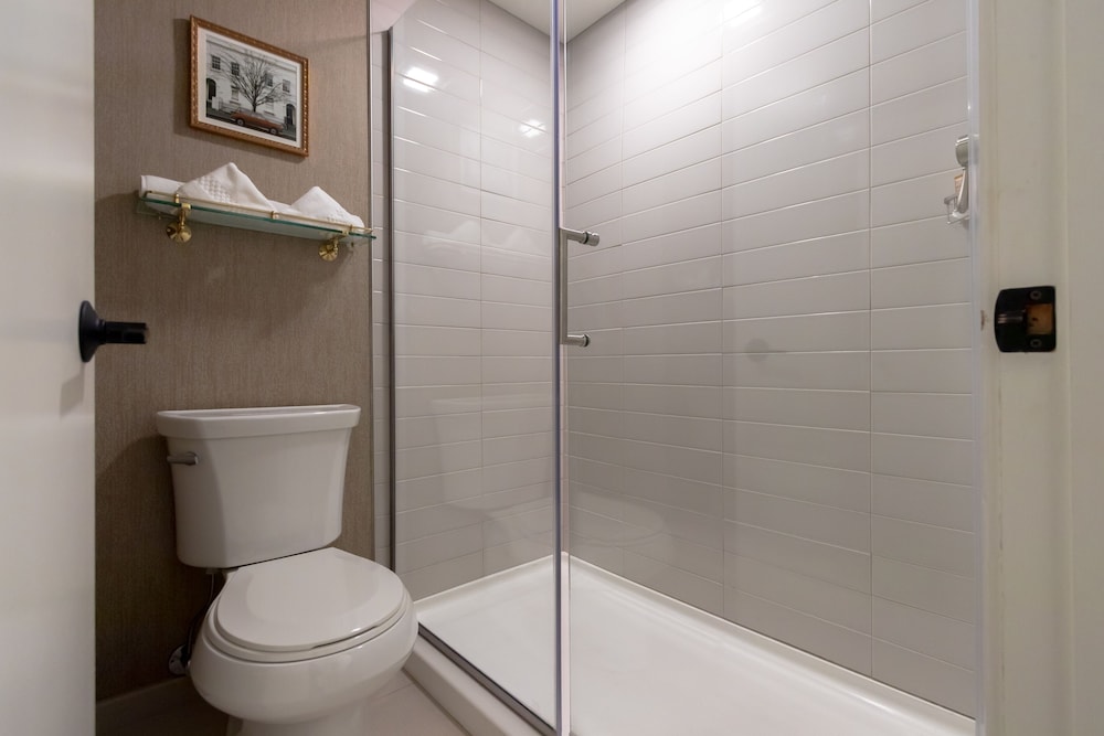 Claridge House - photo 37