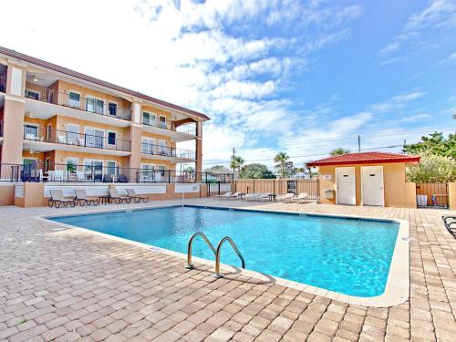 Brass Rail 119 — 4-Star Luxury Hotel in Tybee Island, United States