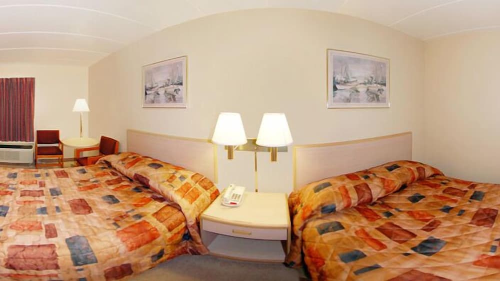 Econo Lodge Franklin Springboro - photo 21