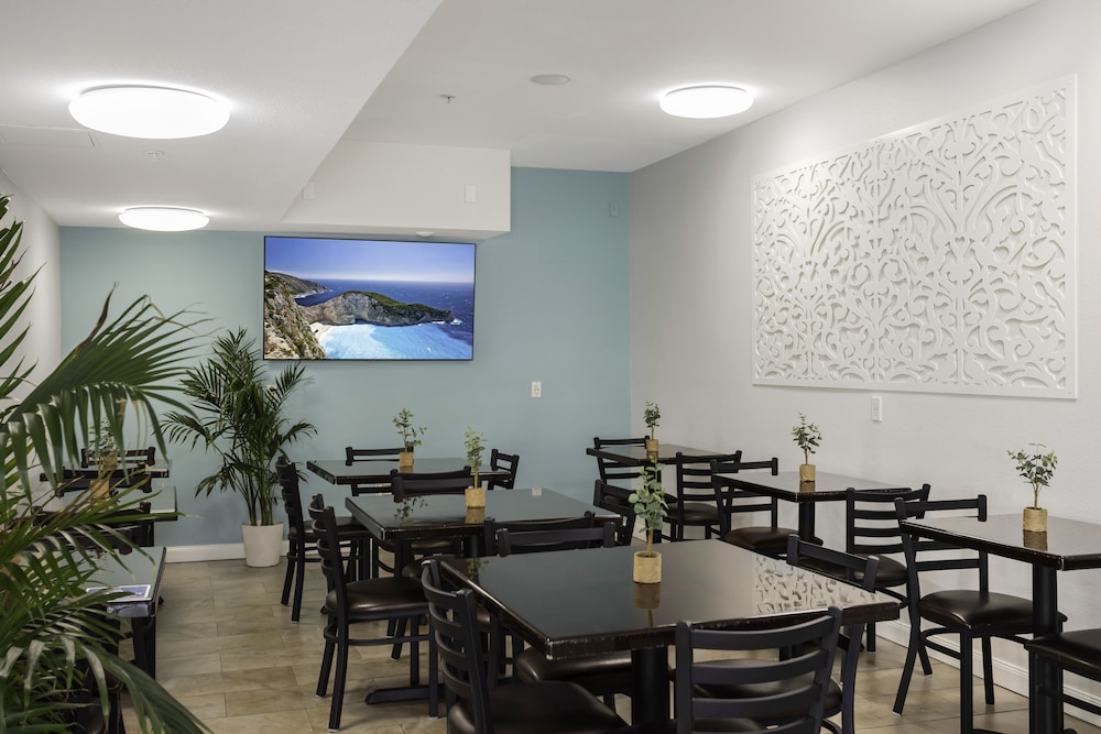 The Hotel Oceanside - photo 7