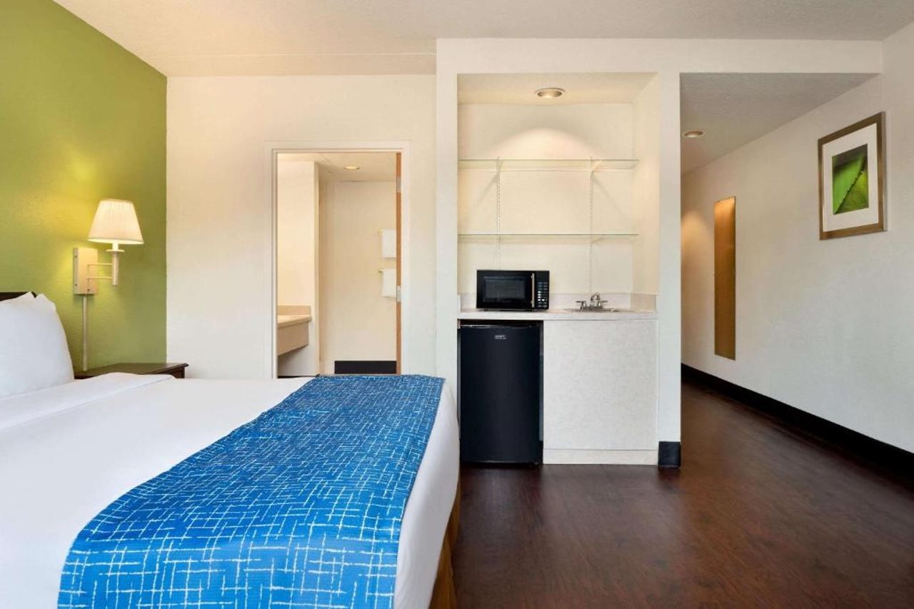 Travelodge by Wyndham Zanesville - photo 15