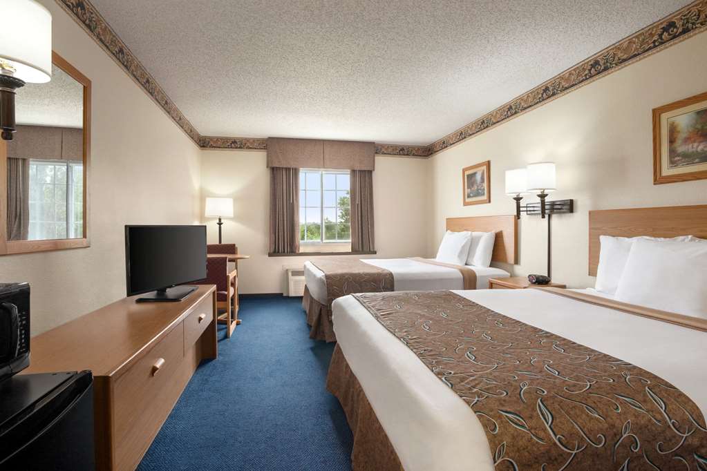 Travelodge by Wyndham Fort Scott - photo 10