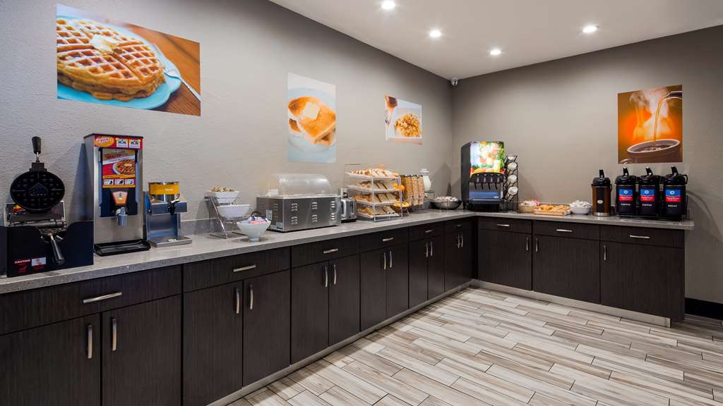 SureStay Plus Hotel by Best Western Point Richmond - photo 7
