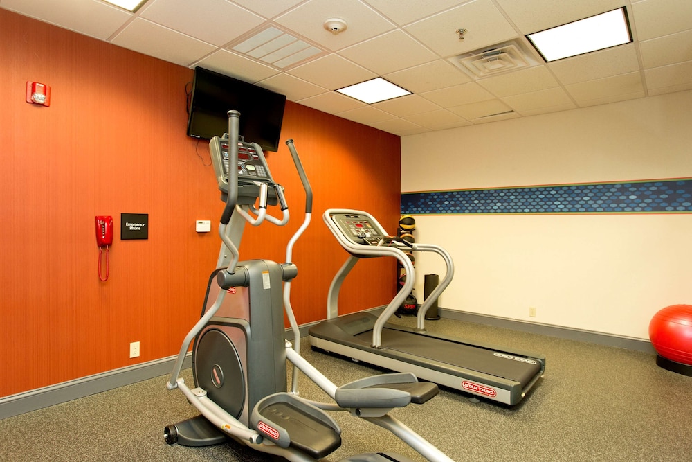 Hampton Inn Martinsburg South Inwood - photo 41