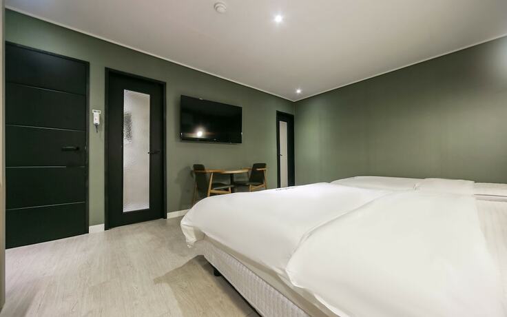 Changwon Jinhae Hotel Two Heart in Changwon, South Korea