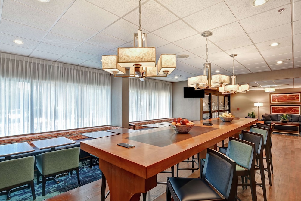 Hampton Inn Charlotte Gastonia - photo 3