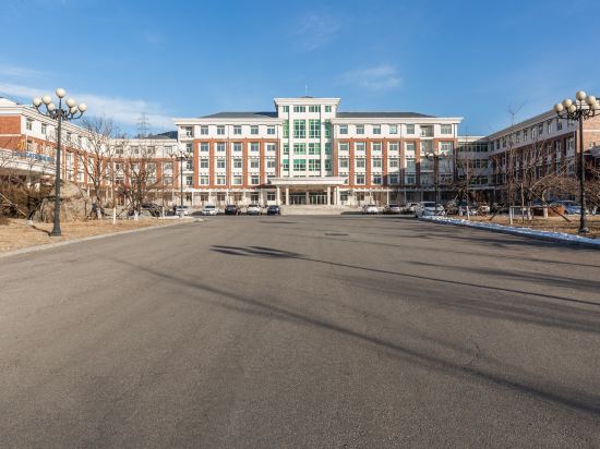 Wunushan Hotel — hotel in Huanren