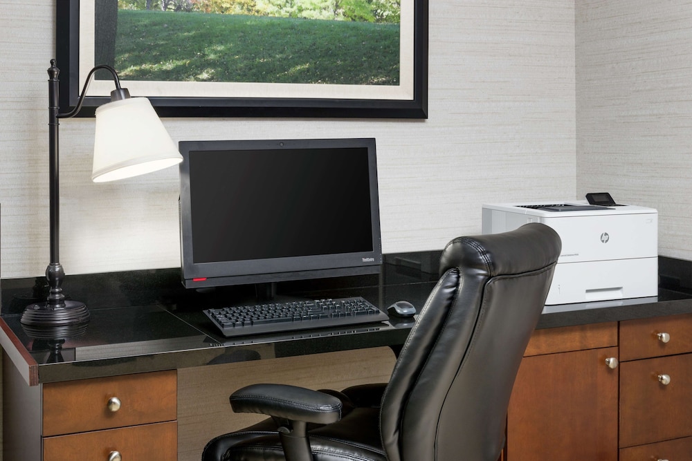 Hampton Inn & Suites National Harbor Alexandria Area - photo 32