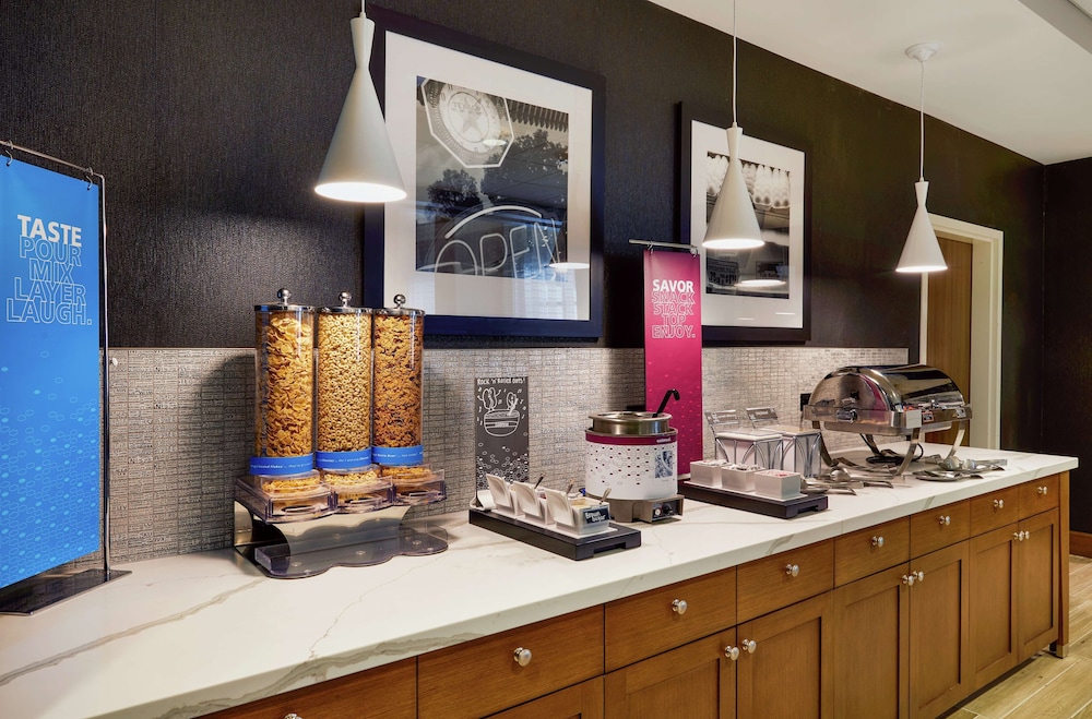 Hampton Inn & Suites Chicago Waukegan - photo 27