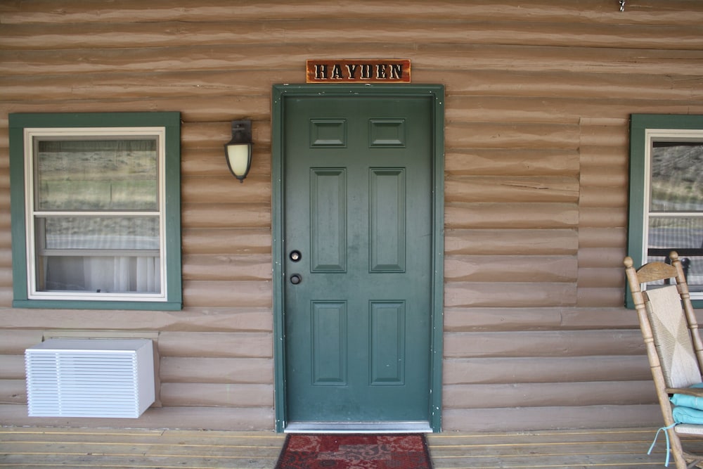 The Historic Wapiti Lodge - photo 25