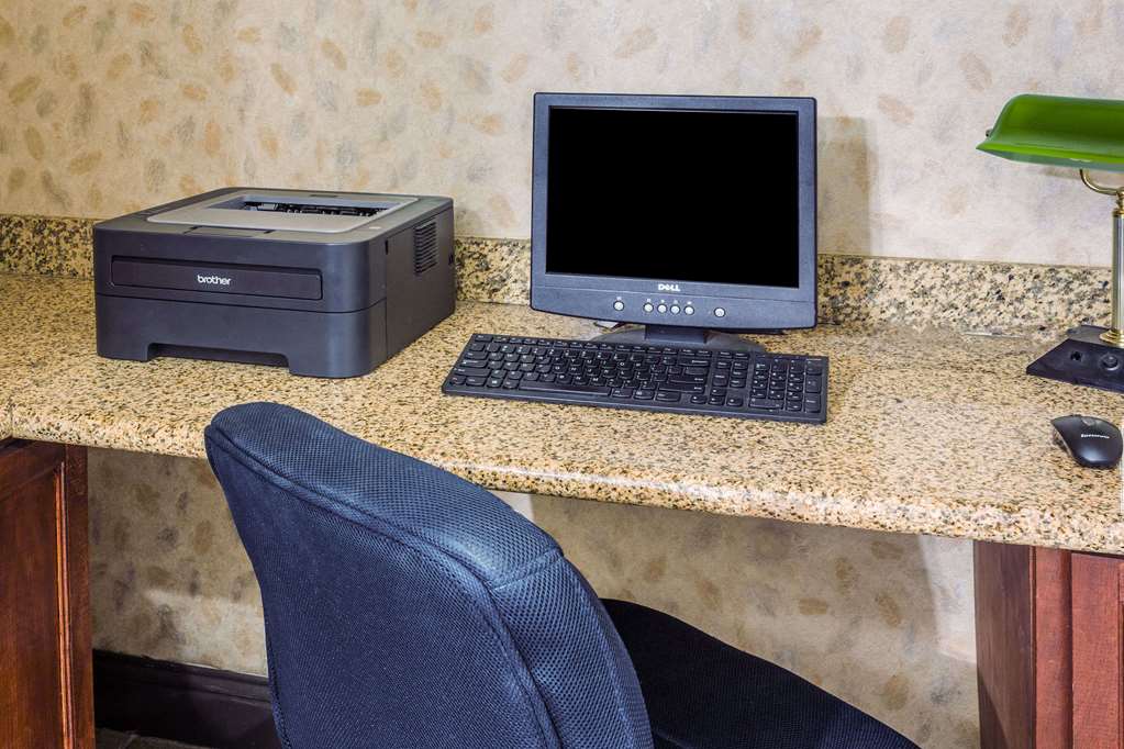 Days Inn & Suites by Wyndham Vancouver - photo 14