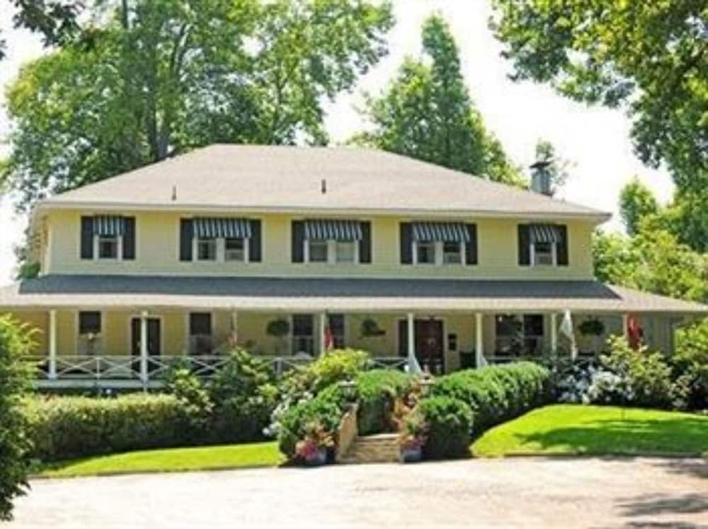 The Orchard Inn 4501529 — Saluda