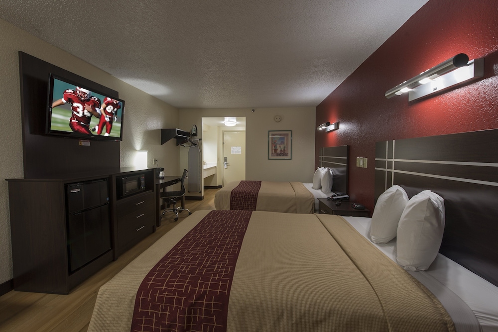 Red Roof Inn Houston Brookhollow - photo 4