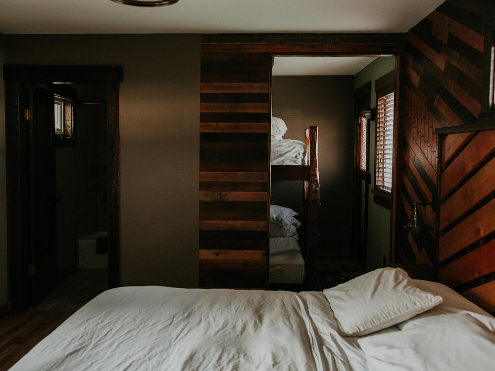 Pitchwood Inn - photo 7