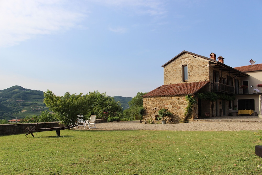 La Verena — 4-Star Luxury Hotel in Vesime, Italy