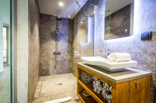 Chalet LAcandre — 4-Star Luxury Hotel in Les Houches, France