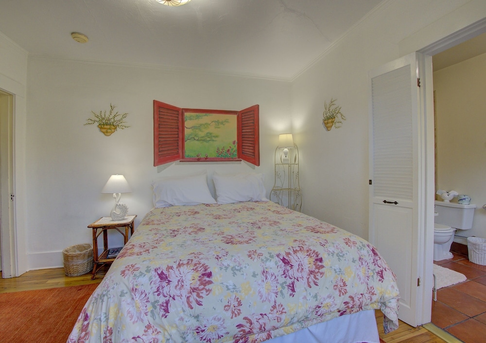Secret Garden Inn and Cottages - photo 71