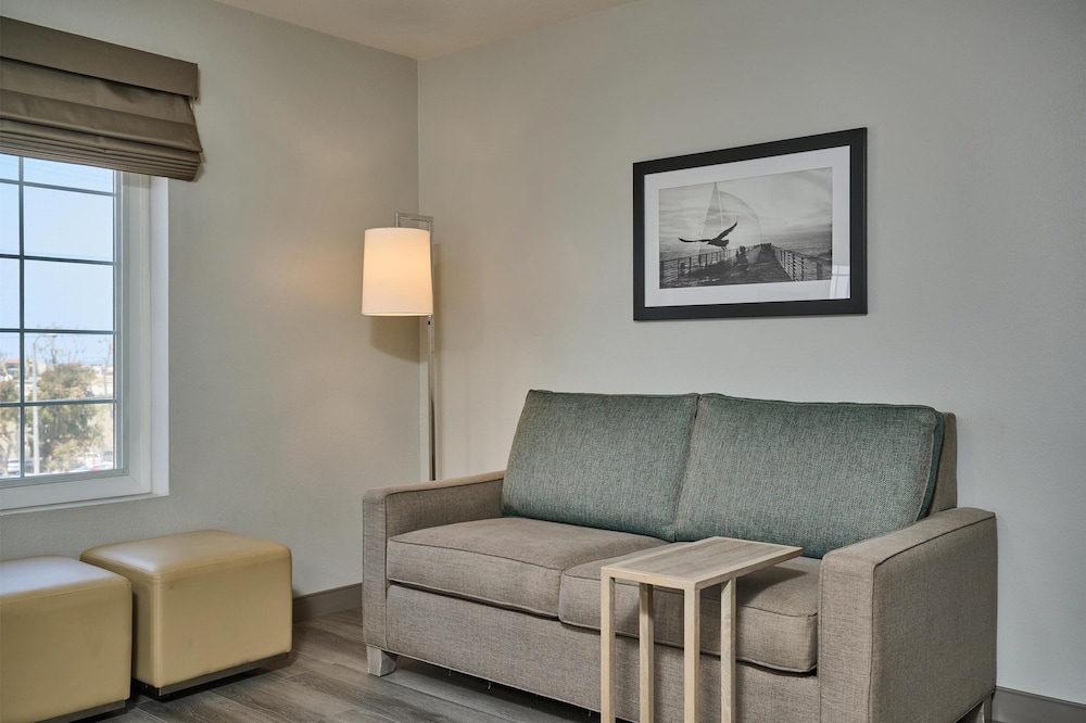 Hampton Inn & Suites Hermosa Beach - photo 35