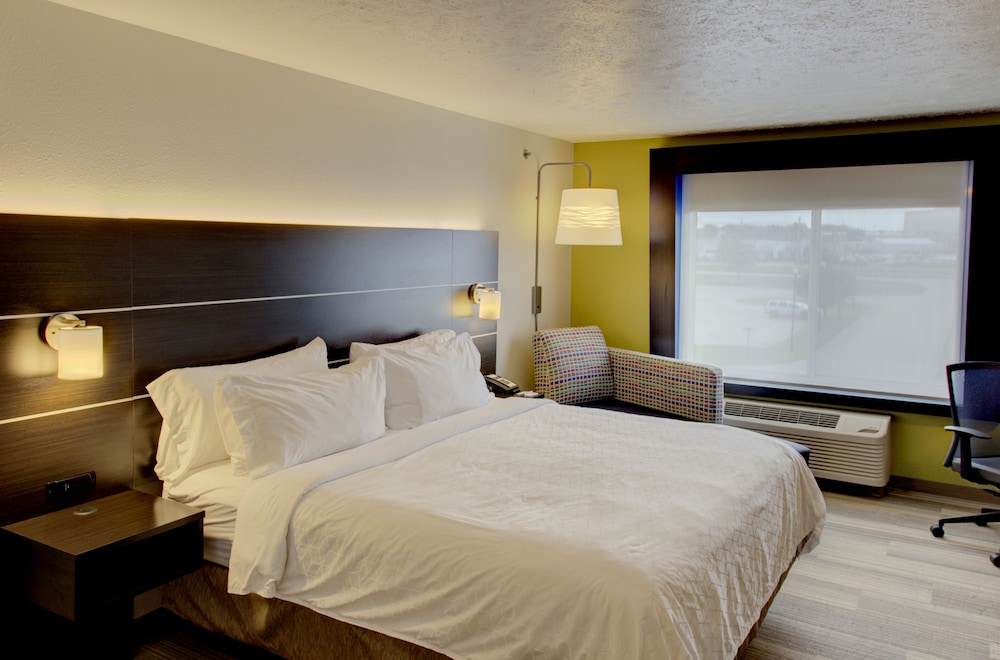 Holiday Inn Express Hotel & Suites Le Mars by IHG - photo 10