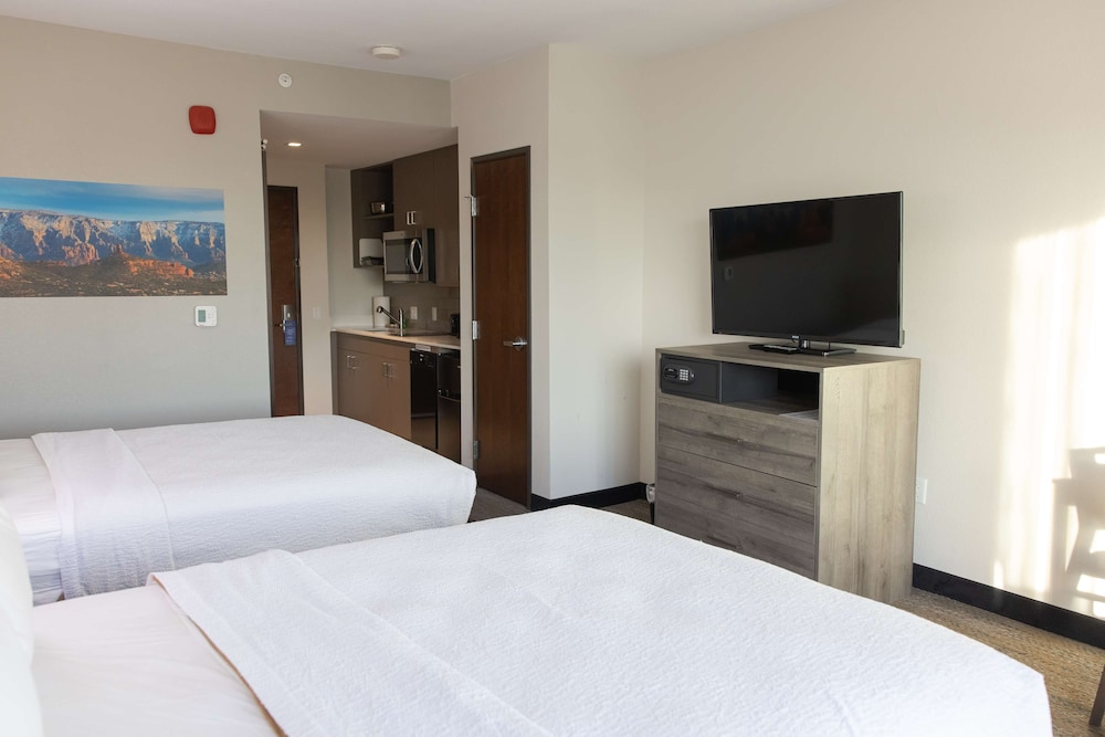 Best Western Plus Executive Residency Phoenix North Happy Valley - photo 30