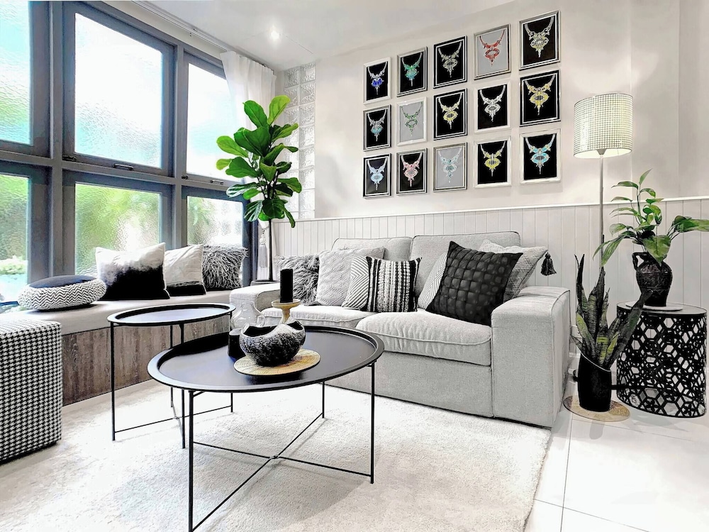 Stylish 3 bedroom Townhome in Heart of Bangkok