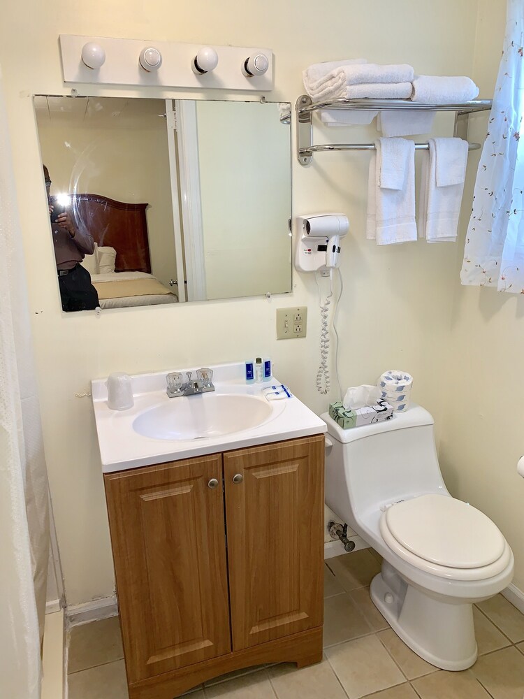 American Inn Lee - photo 15