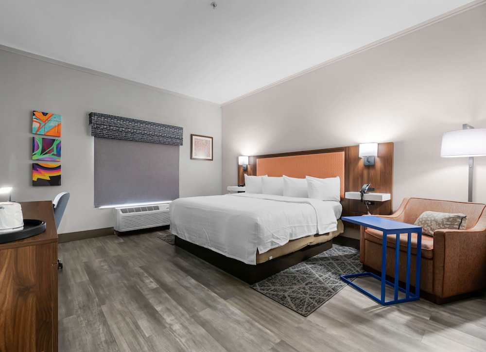 Hampton Inn Seguin - photo 16