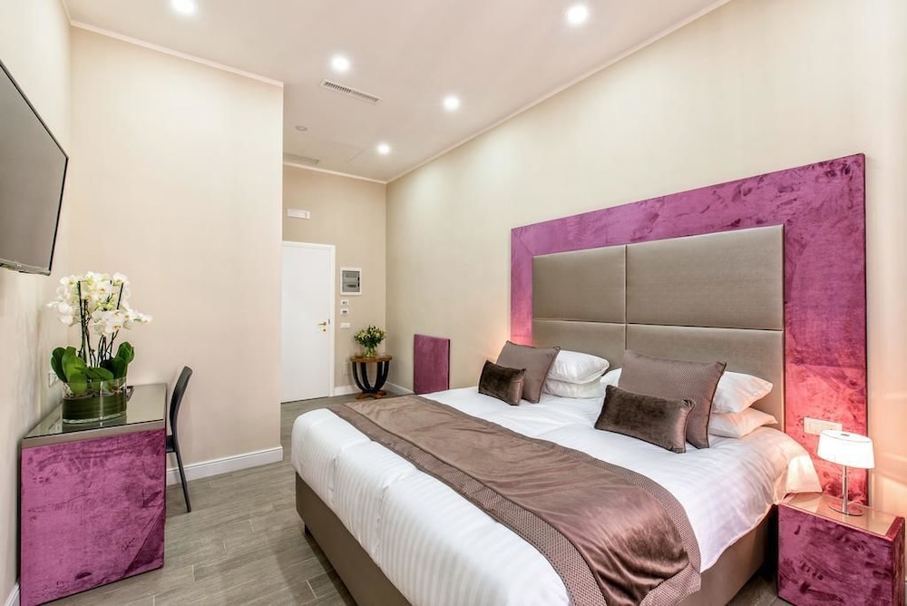 Bloom Apartment — 4-Star Luxury Hotel in Rome, Italy
