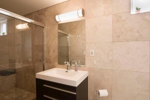 Architectural Gem La Jolla Oceanview surf and golf in San Diego, United States