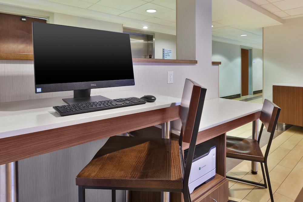 Holiday Inn Express Waldorf by IHG - photo 22