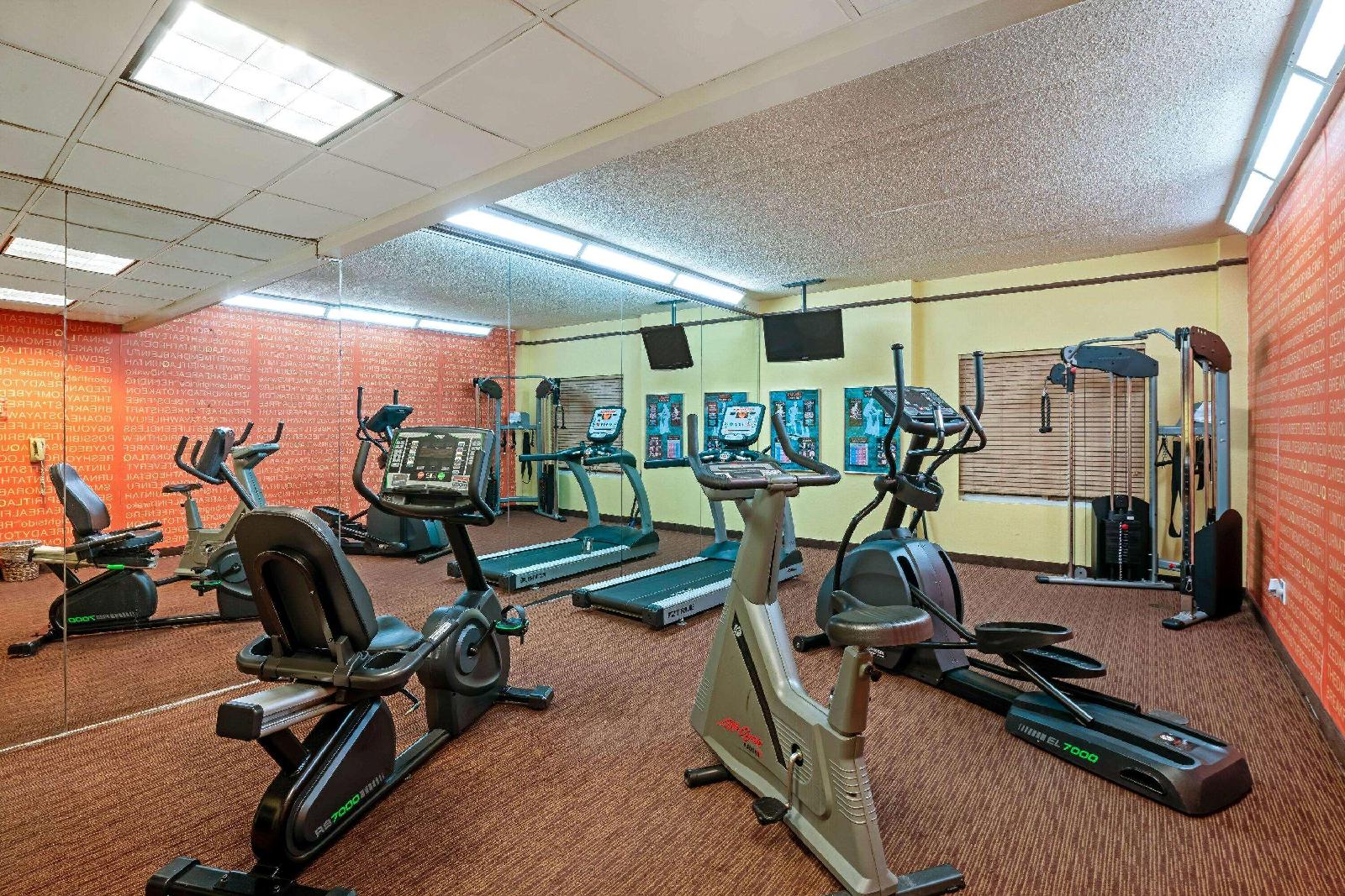 La Quinta Inn & Suites By Wyndham Memphis Primacy Parkway - photo 21