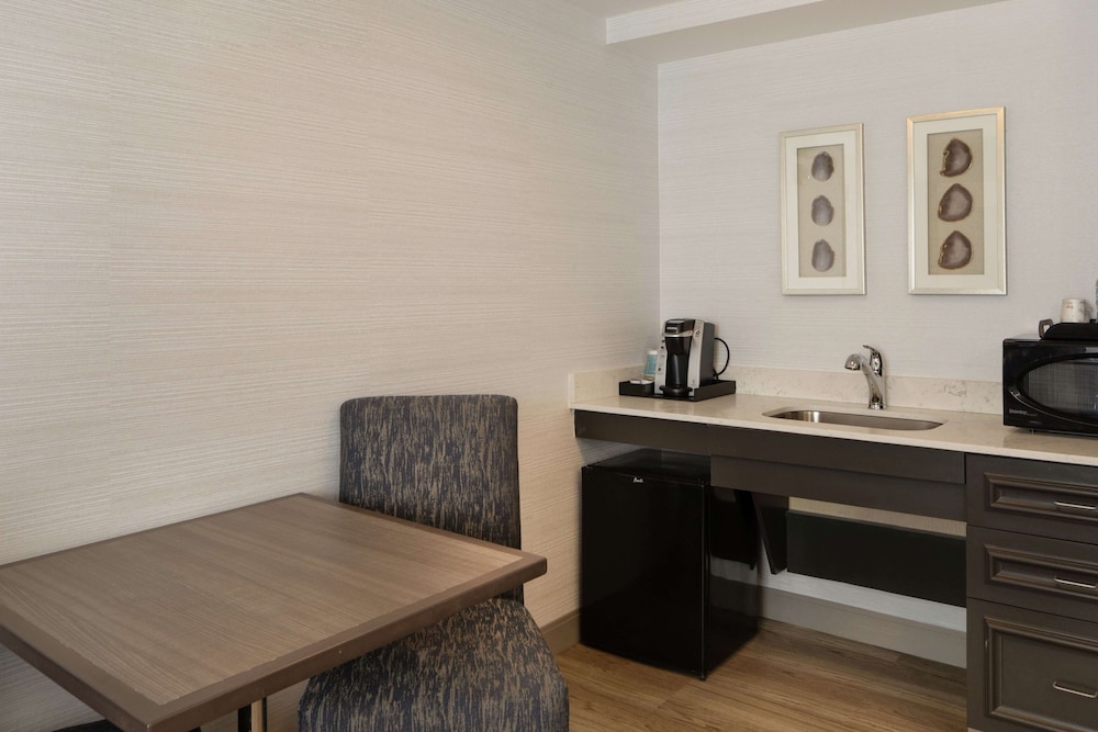 Hilton Garden Inn Freeport Downtown - photo 19