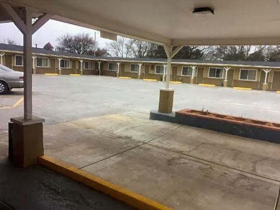 Ranch Motel - photo 2