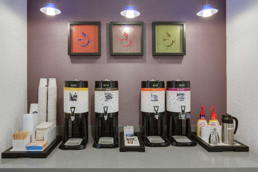 Hampton Inn & Suites Jacksonville Orange Park - photo 25